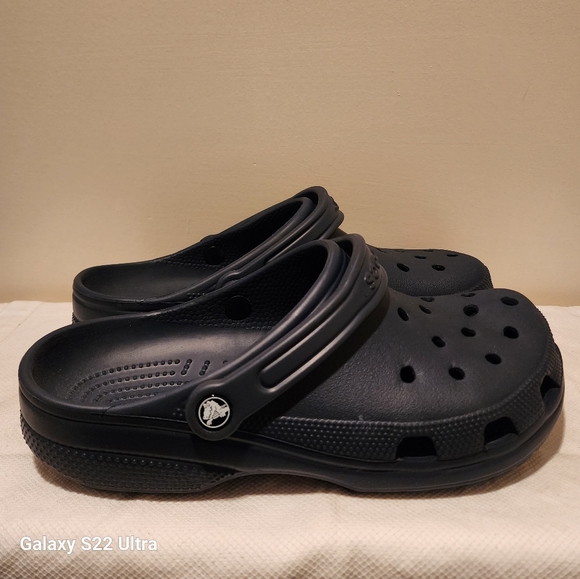 Crocs - Picture 1 of 5